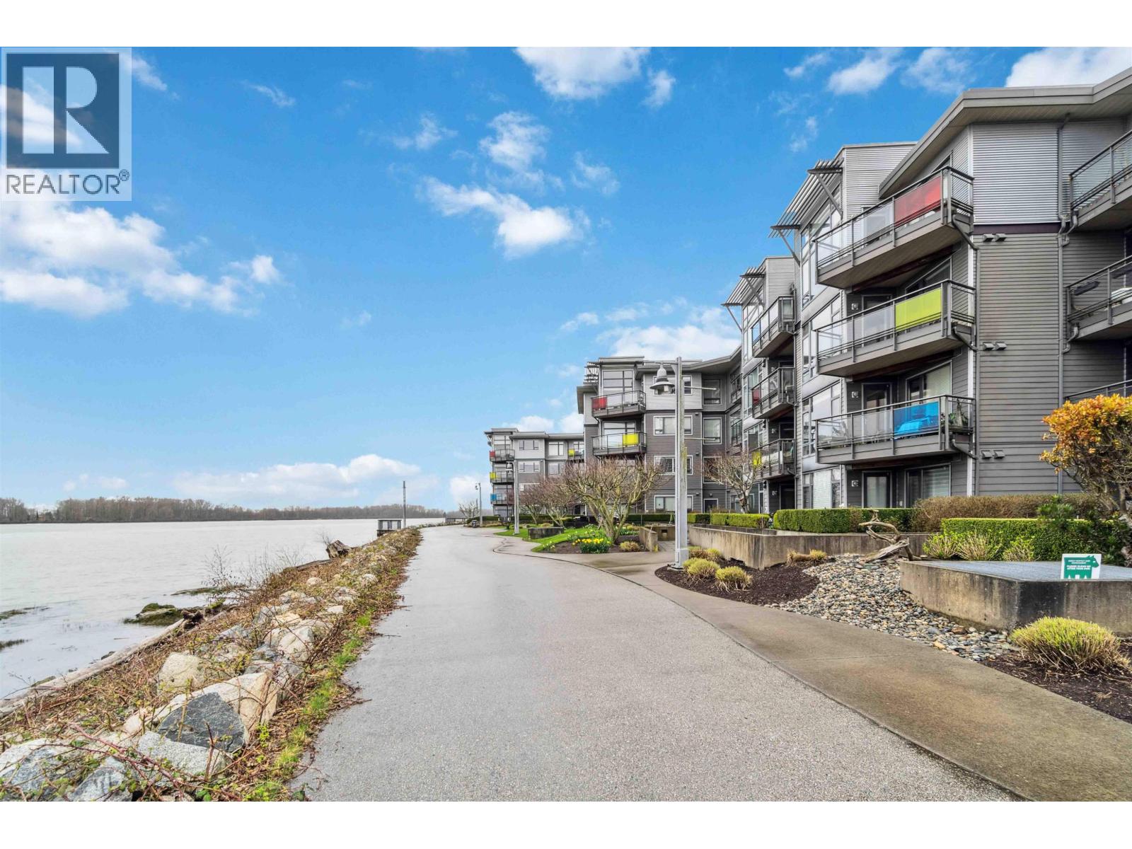 #201-14300 RIVERPORT Way, Richmond