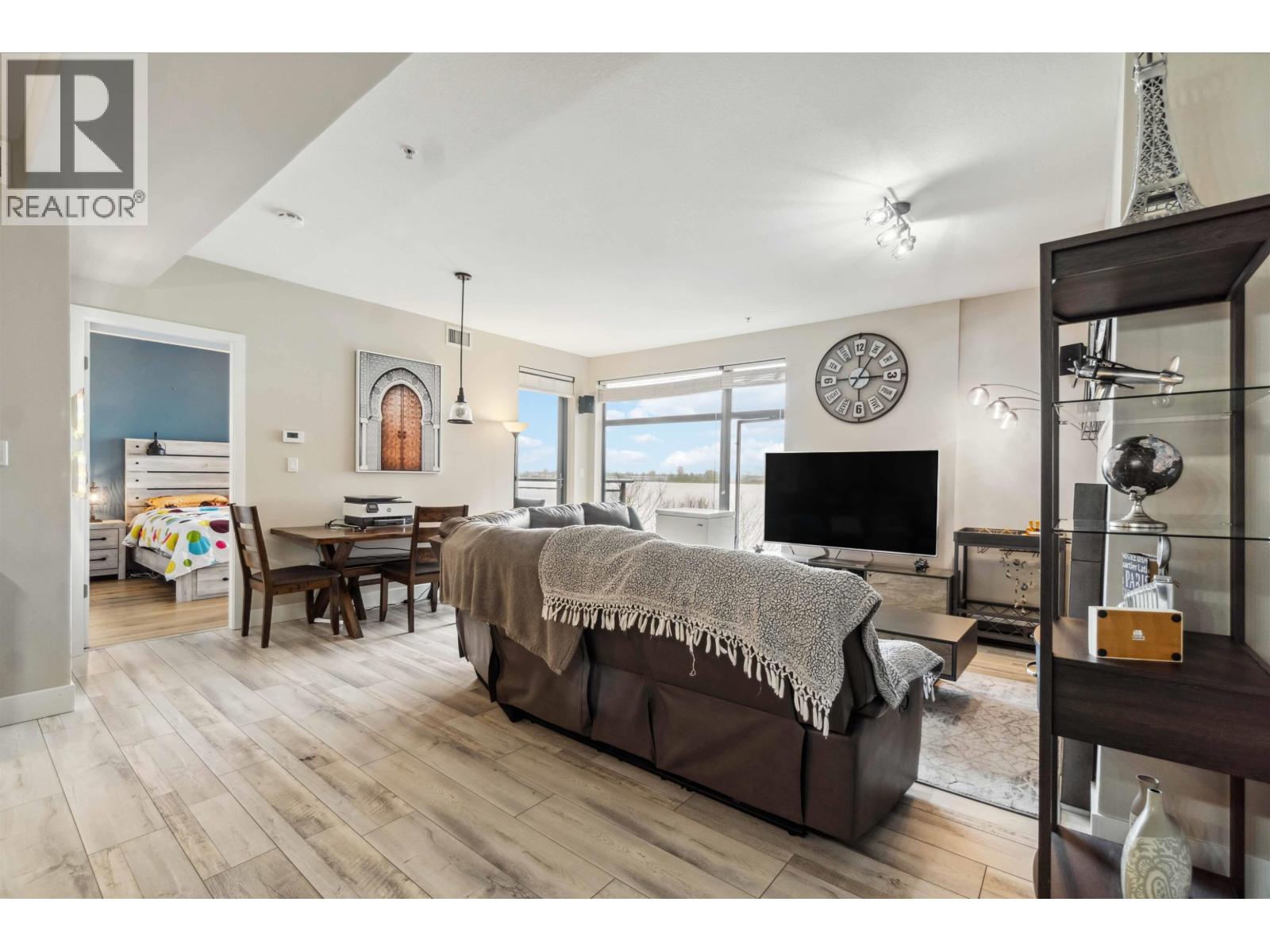 #201-14300 RIVERPORT Way, Richmond