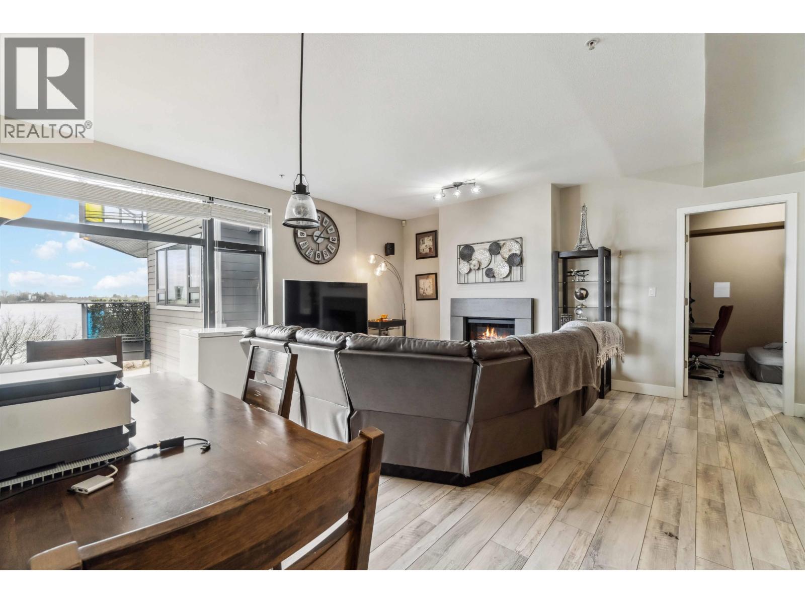 #201-14300 RIVERPORT Way, Richmond