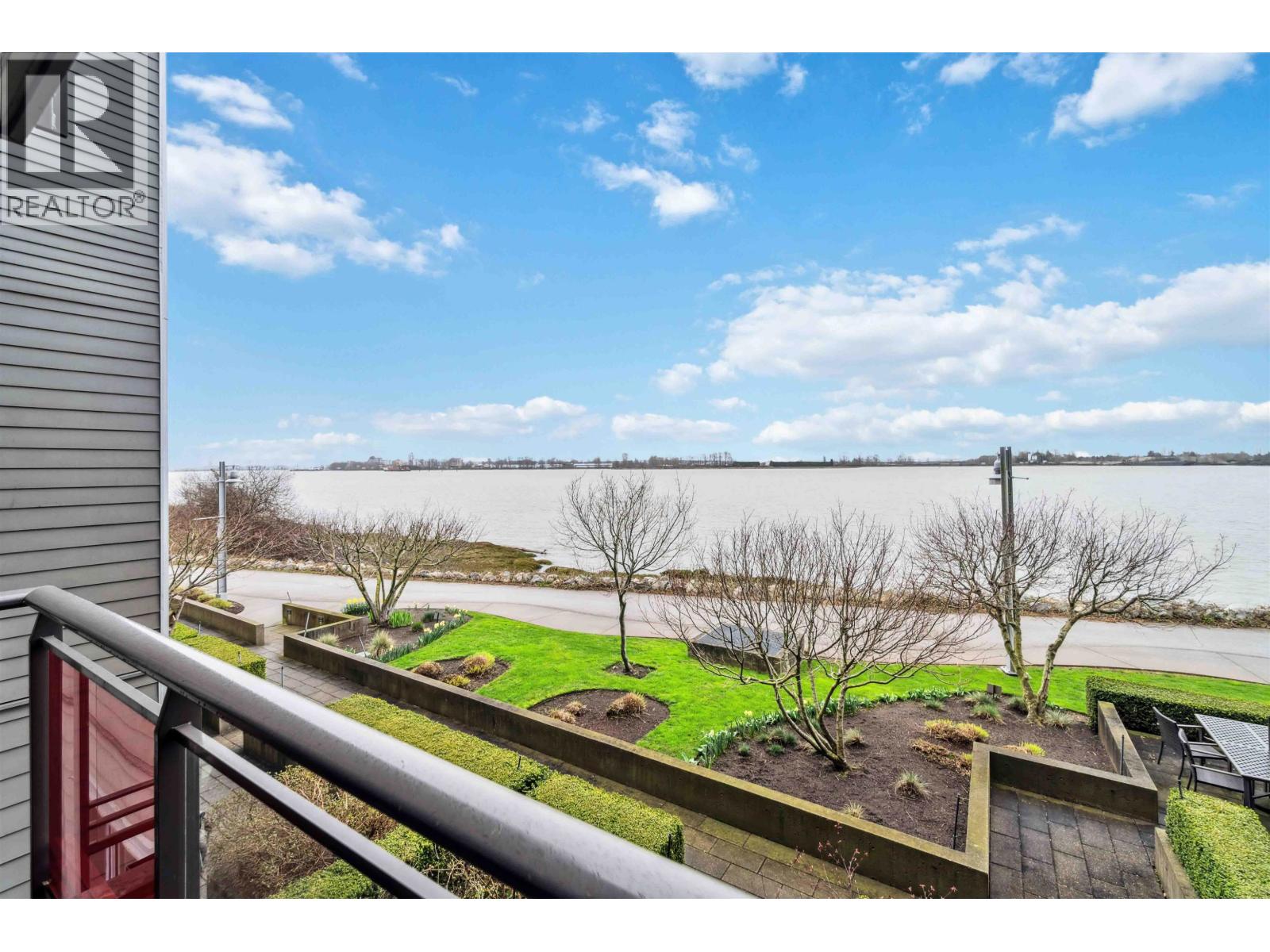 #201-14300 RIVERPORT Way, Richmond