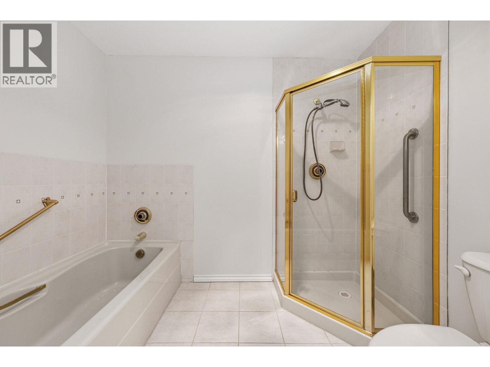 507 2800 CHESTERFIELD AVENUE, North Vancouver