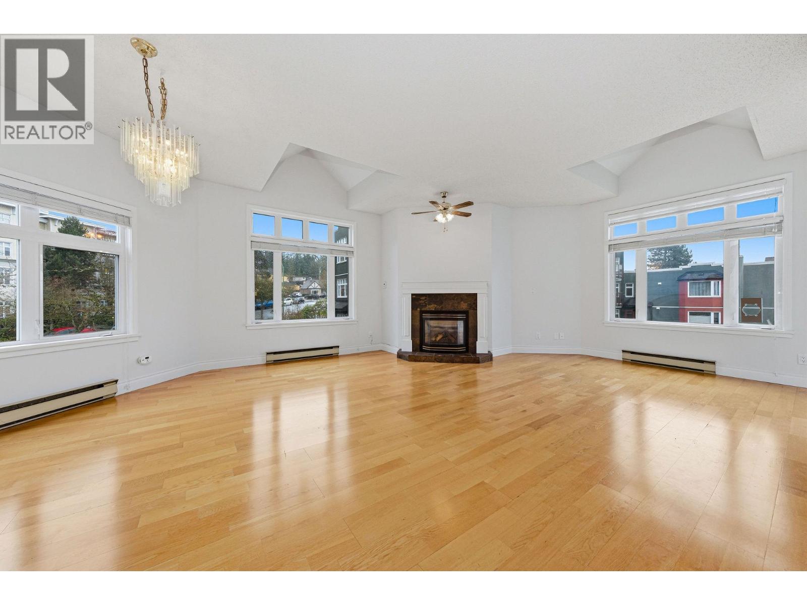 507 2800 CHESTERFIELD AVENUE, North Vancouver