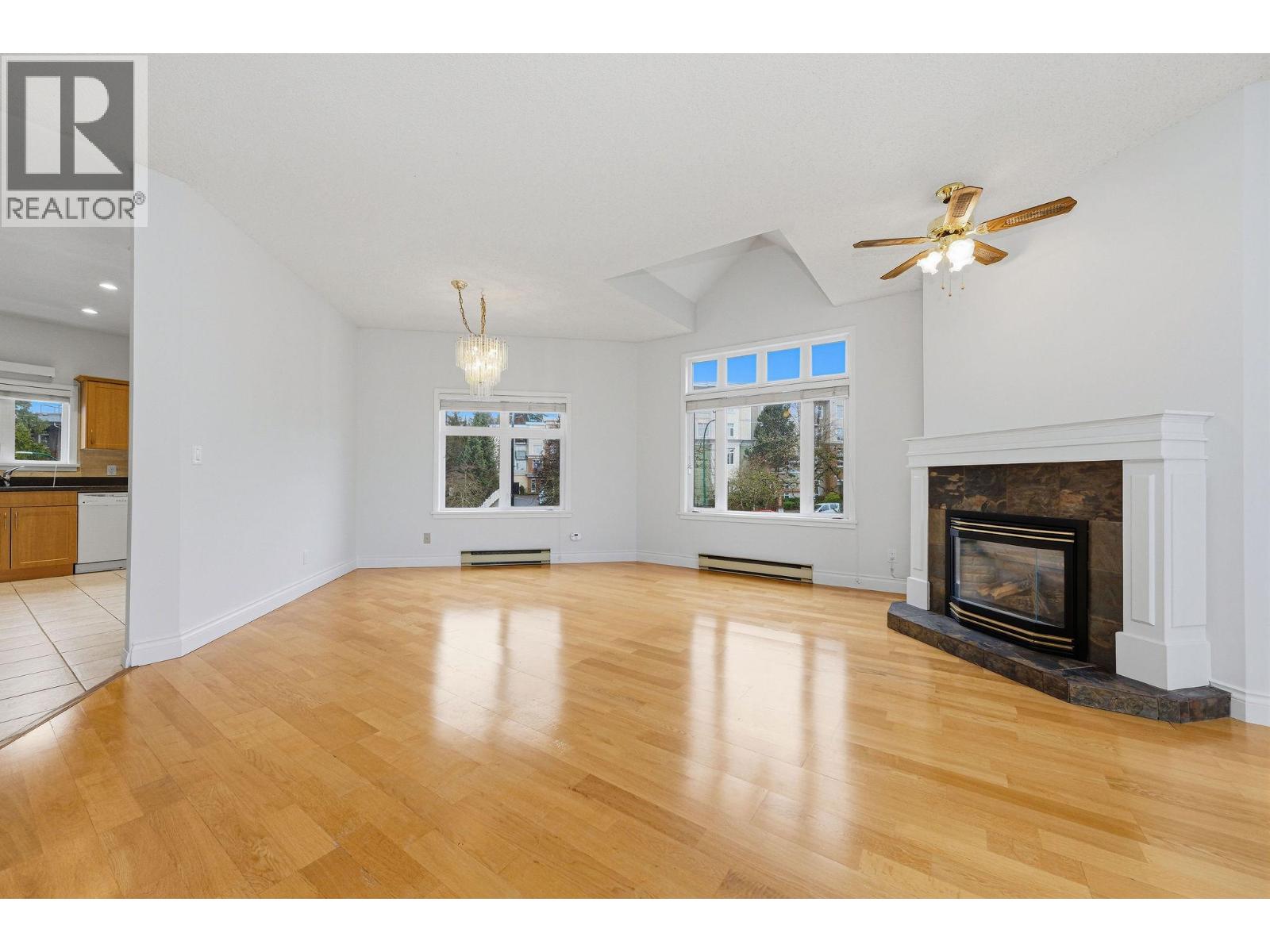 507 2800 CHESTERFIELD AVENUE, North Vancouver