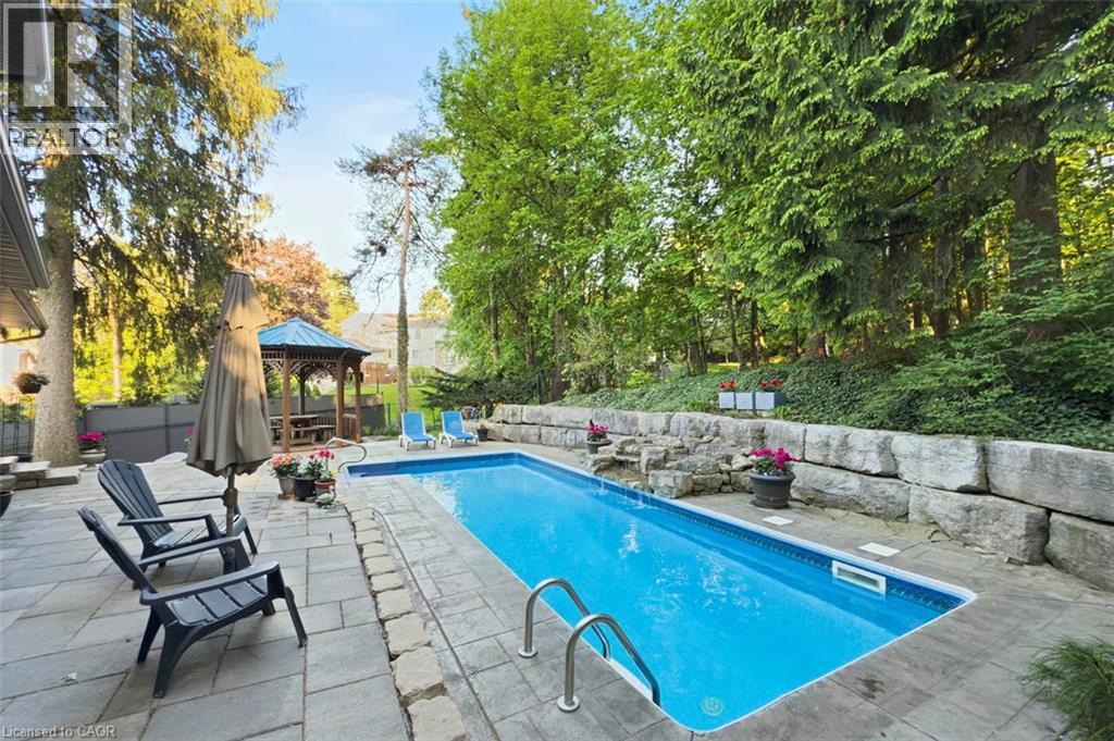 18 STONEGATE DRIVE - 4