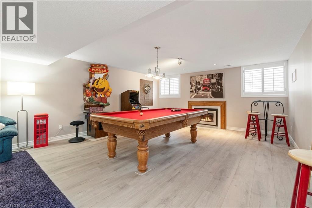 18 STONEGATE DRIVE - 40