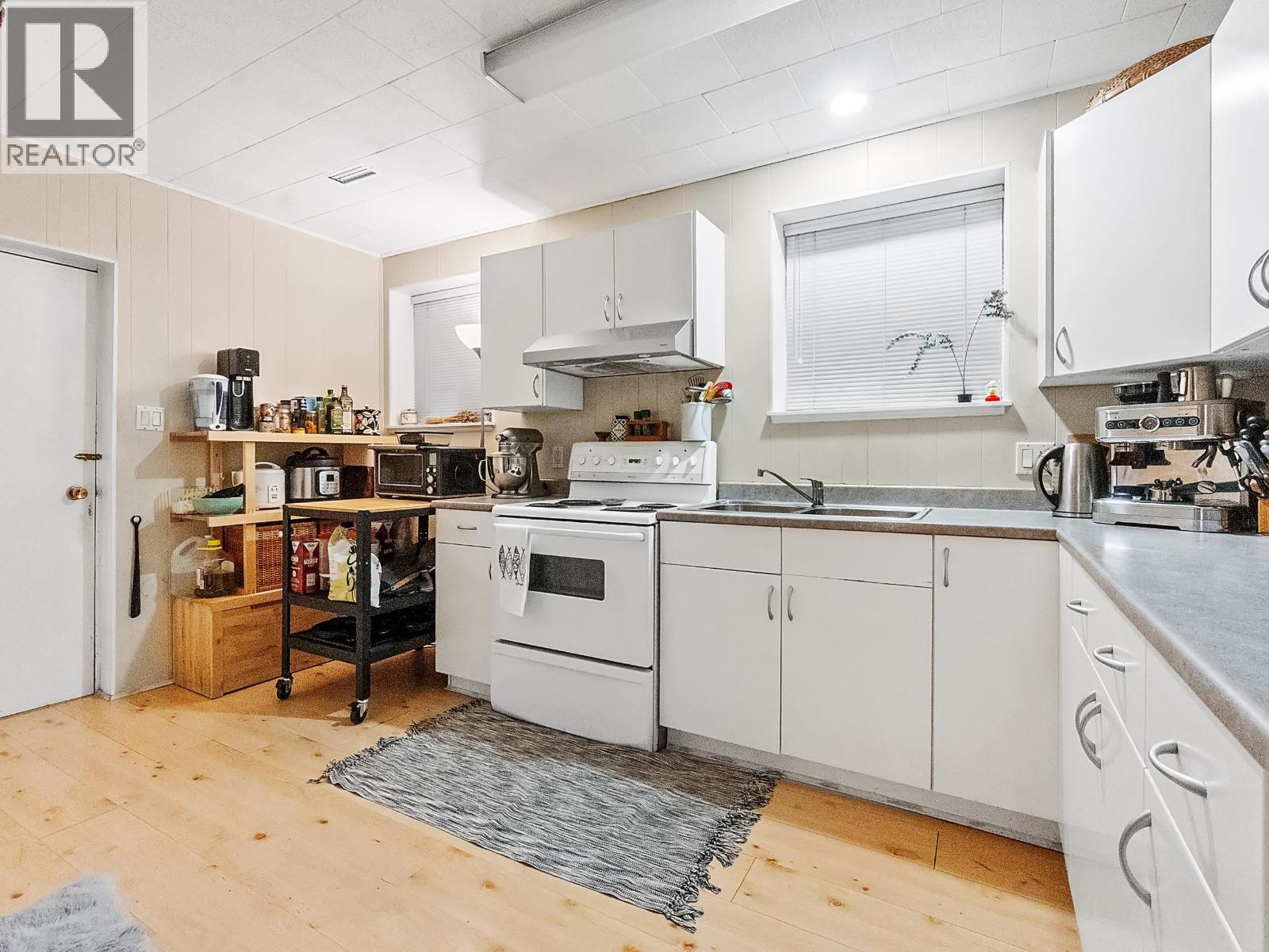 352 E 38TH AVENUE, Vancouver