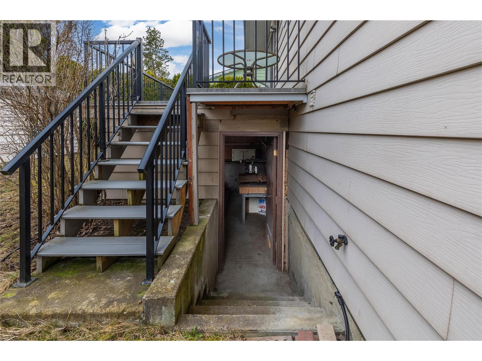 3921 14 Street - 81