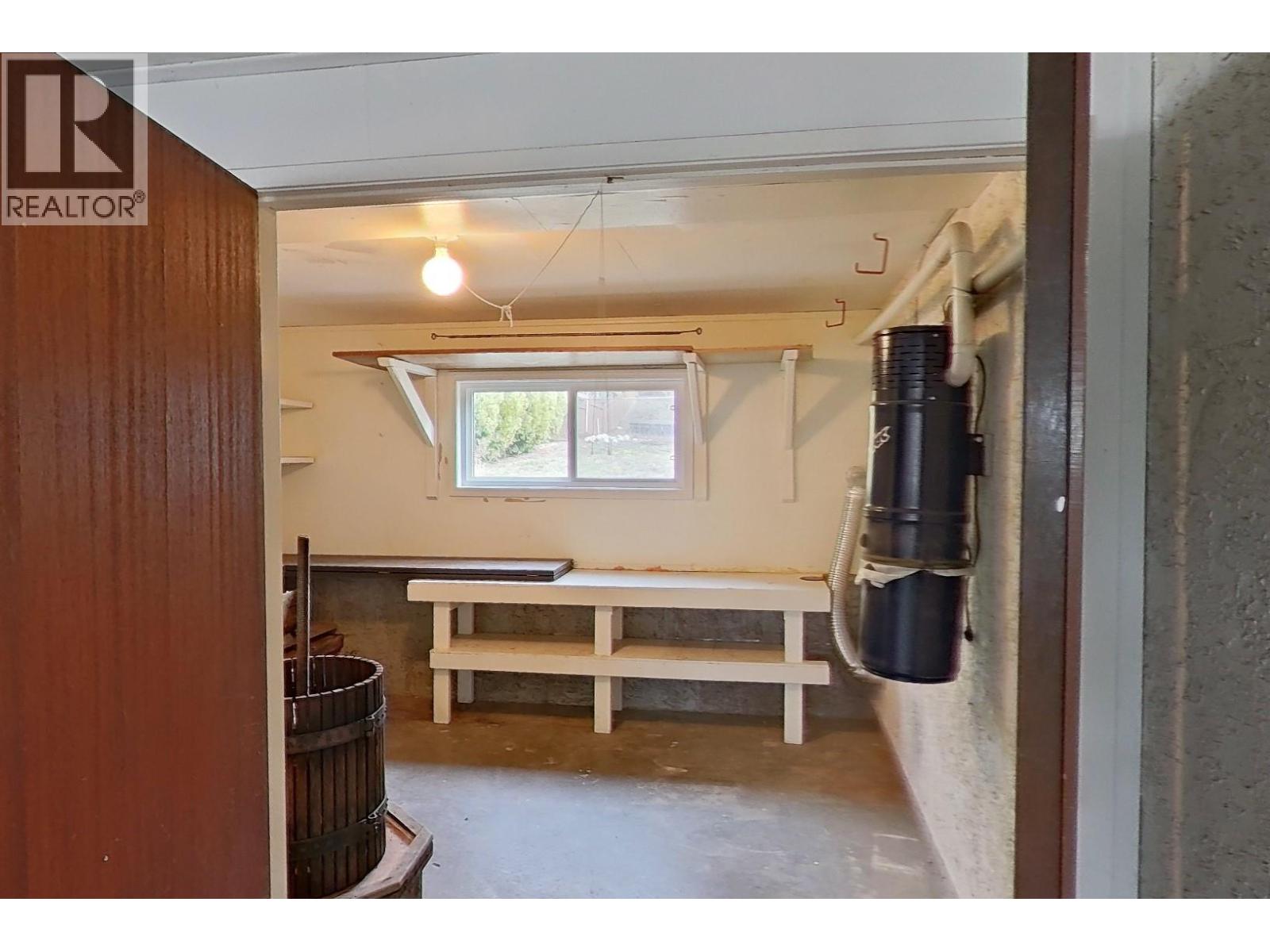 3921 14 Street - 71