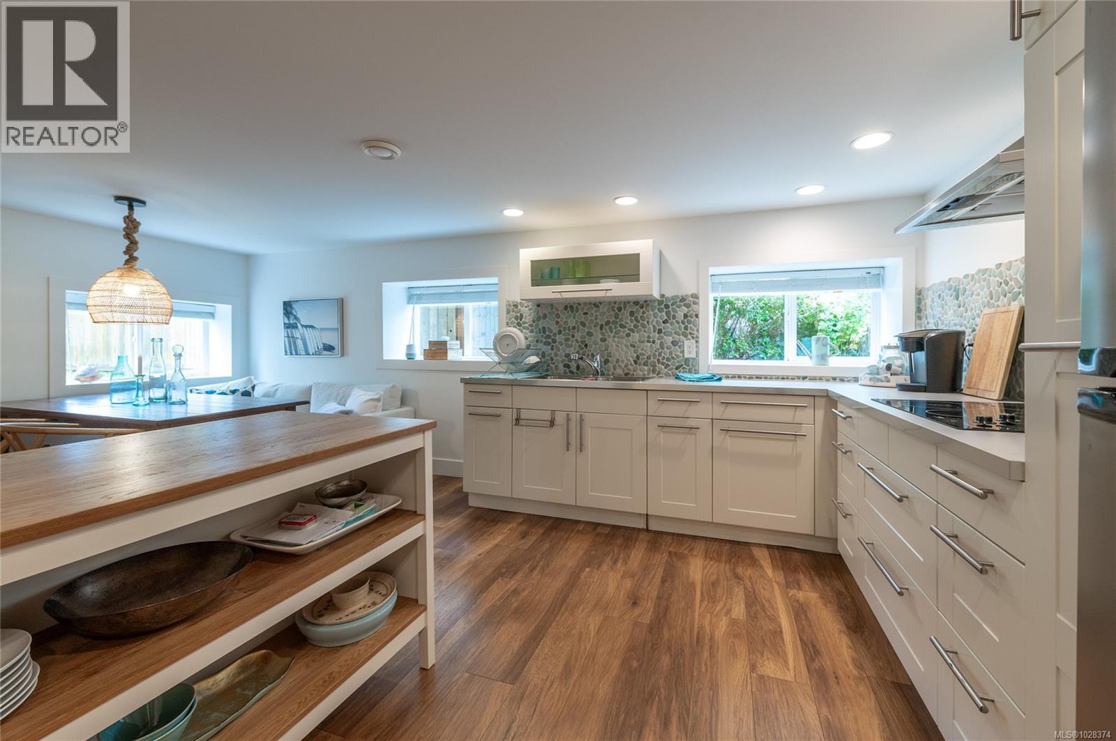 2709 Burdick Ave, Oak Bay