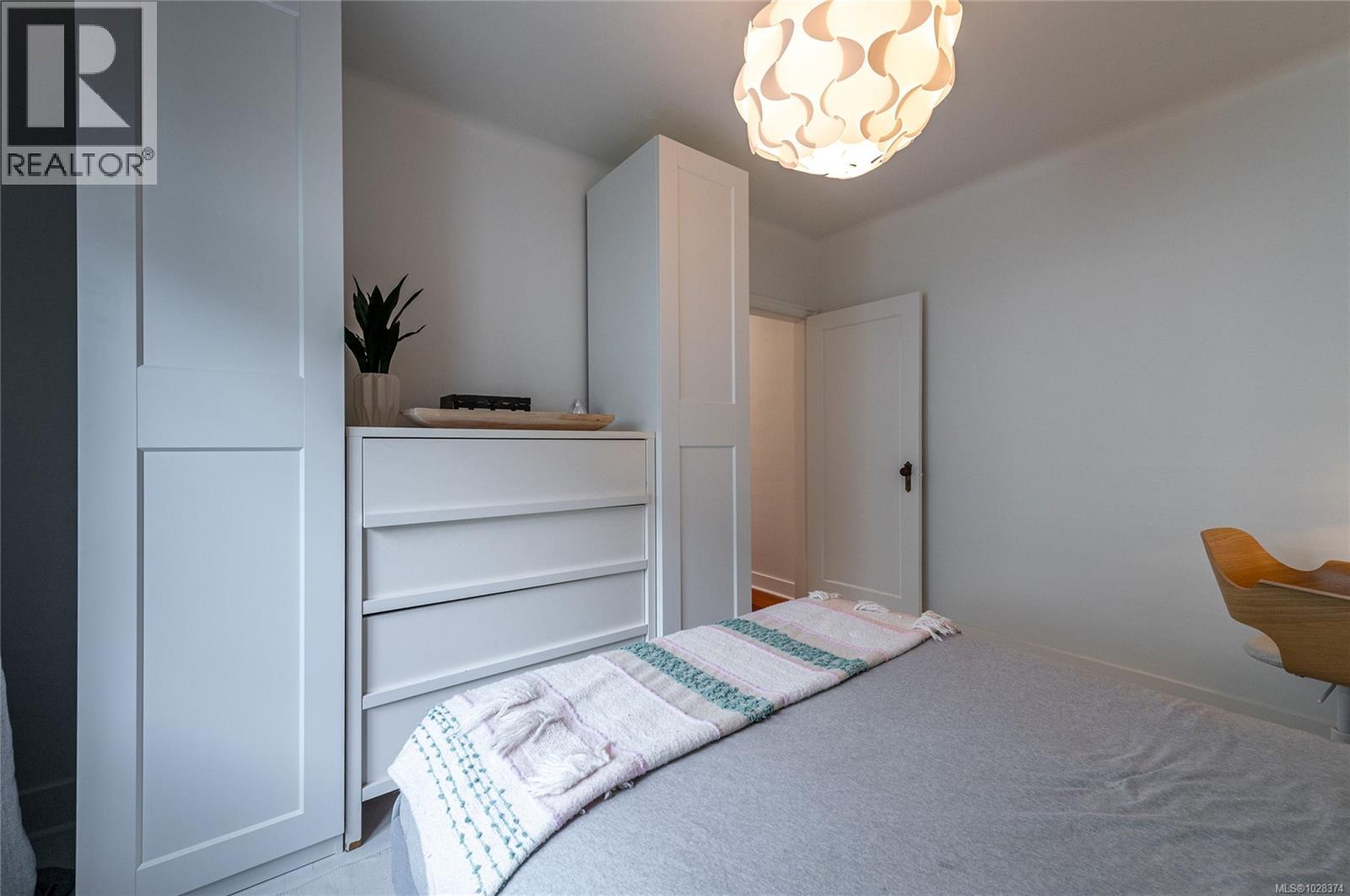 2709 Burdick Ave, Oak Bay