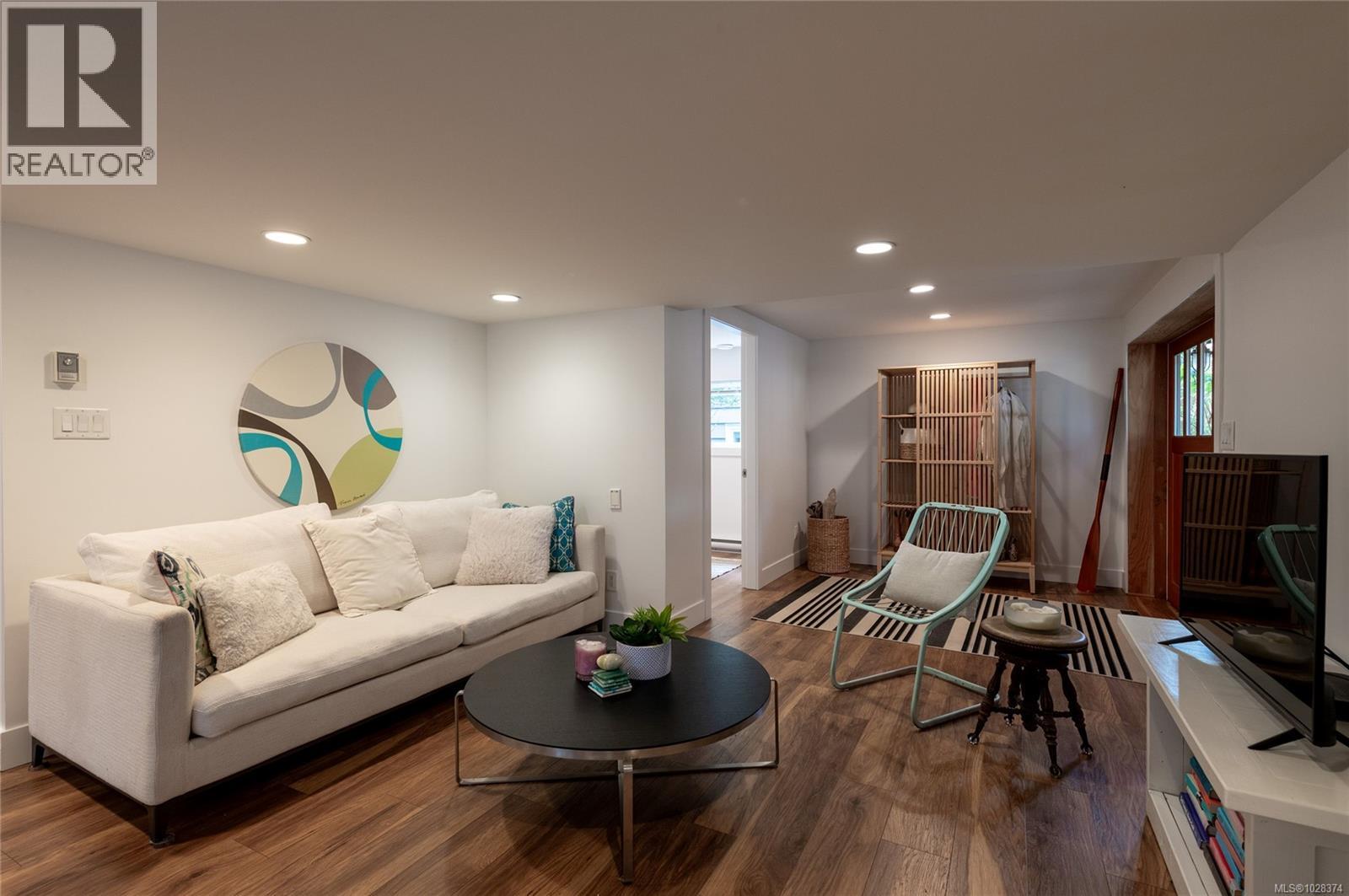 2709 Burdick Ave, Oak Bay