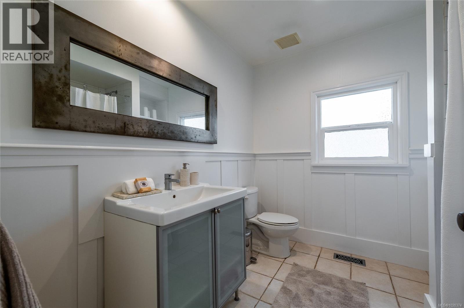 2709 Burdick Ave, Oak Bay