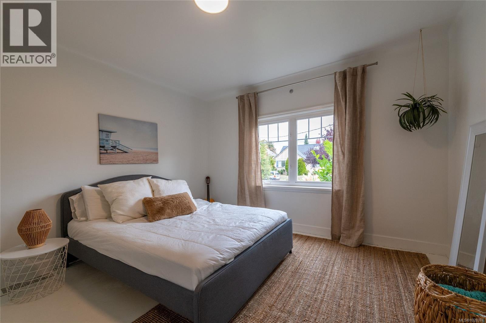 2709 Burdick Ave, Oak Bay