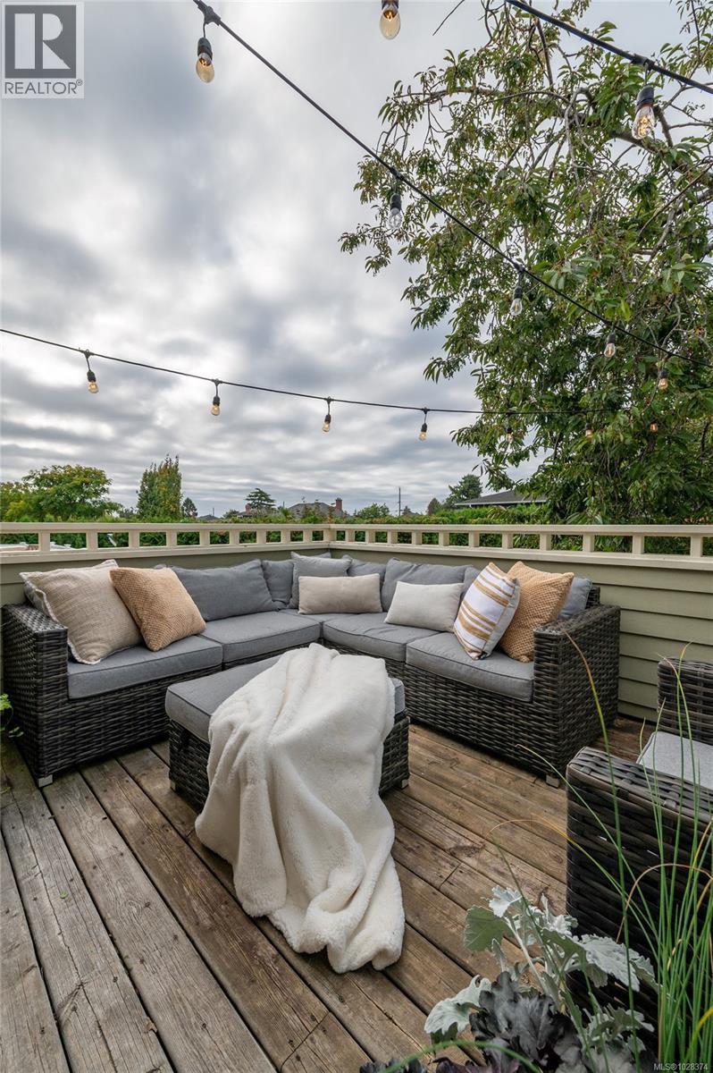 2709 Burdick Ave, Oak Bay