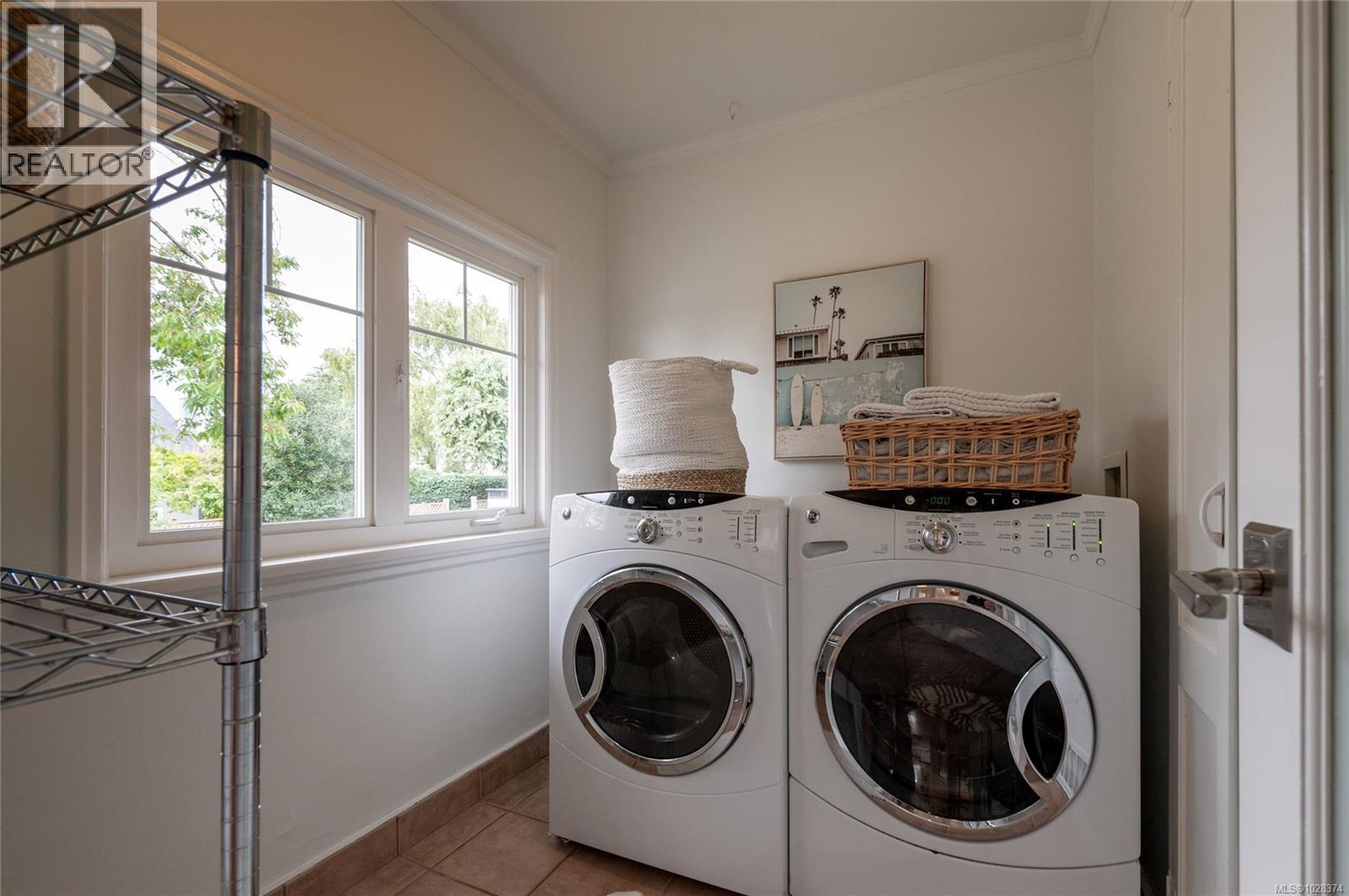 2709 Burdick Ave, Oak Bay