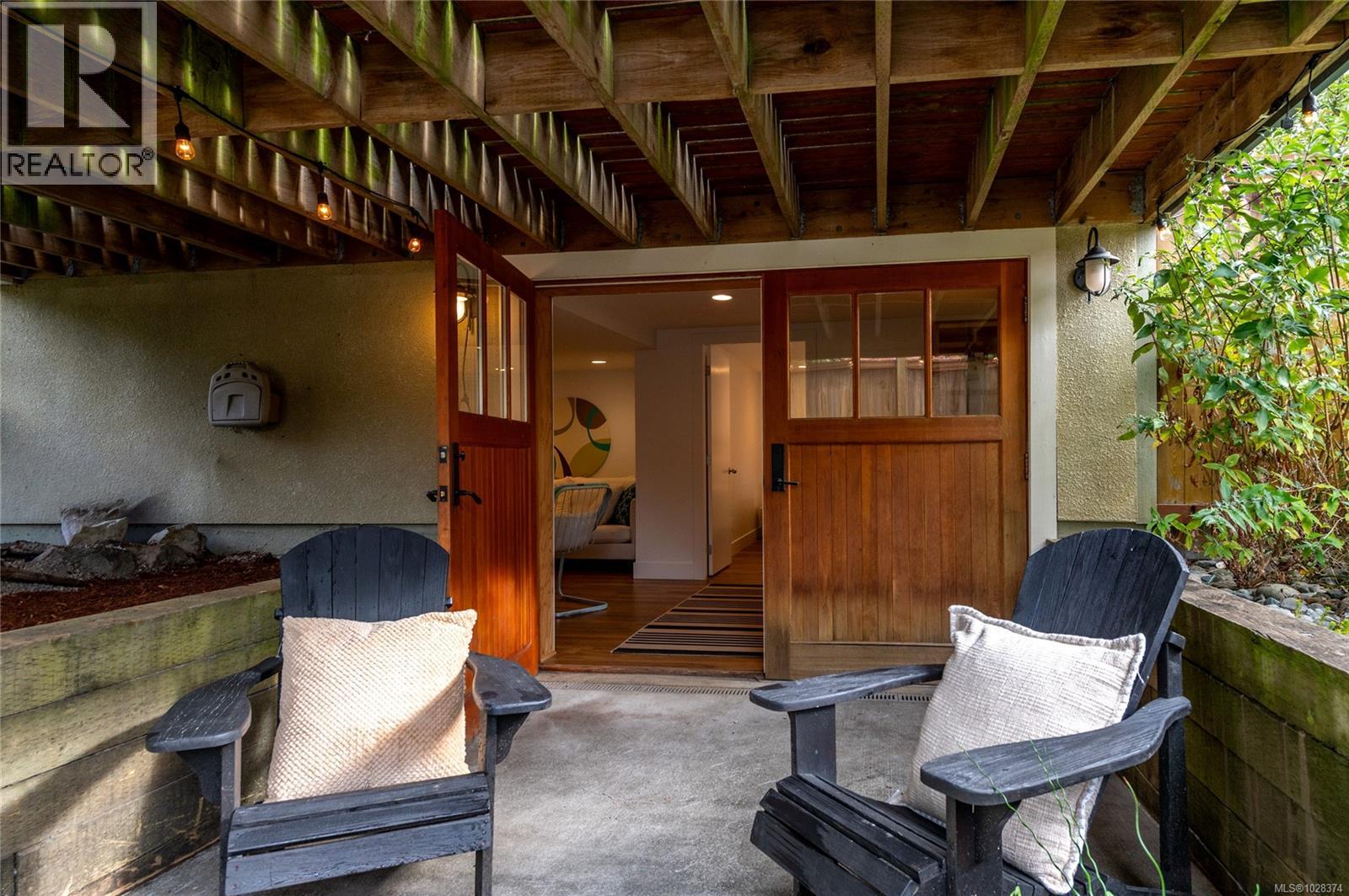 2709 Burdick Ave, Oak Bay