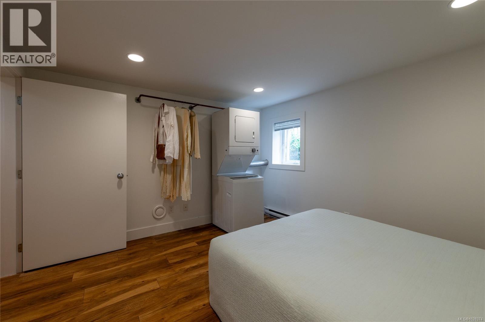 2709 Burdick Ave, Oak Bay