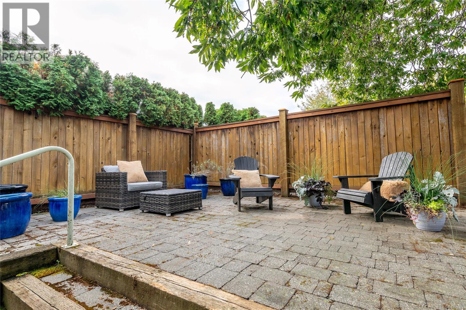 2709 Burdick Ave, Oak Bay