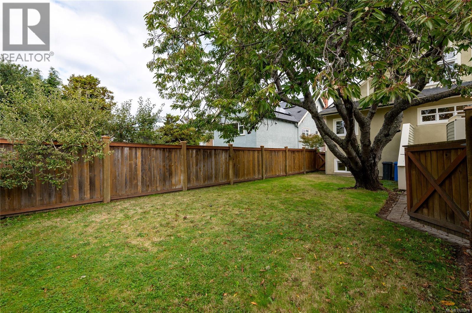 2709 Burdick Ave, Oak Bay