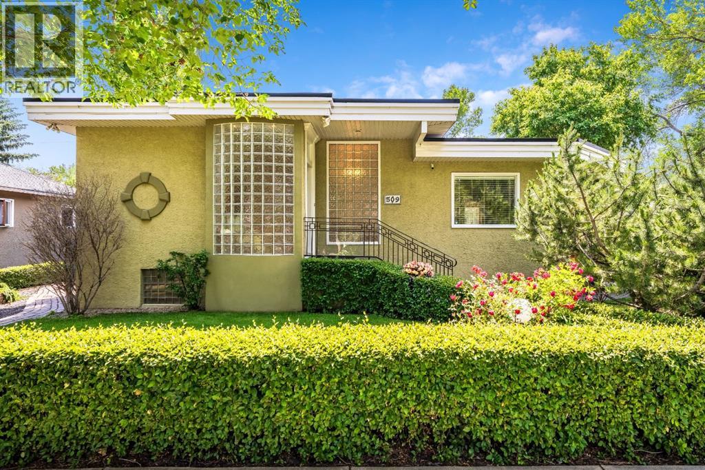 Single Family House Bungalow for Sale in   Avenue NE Renfrew Calgary 