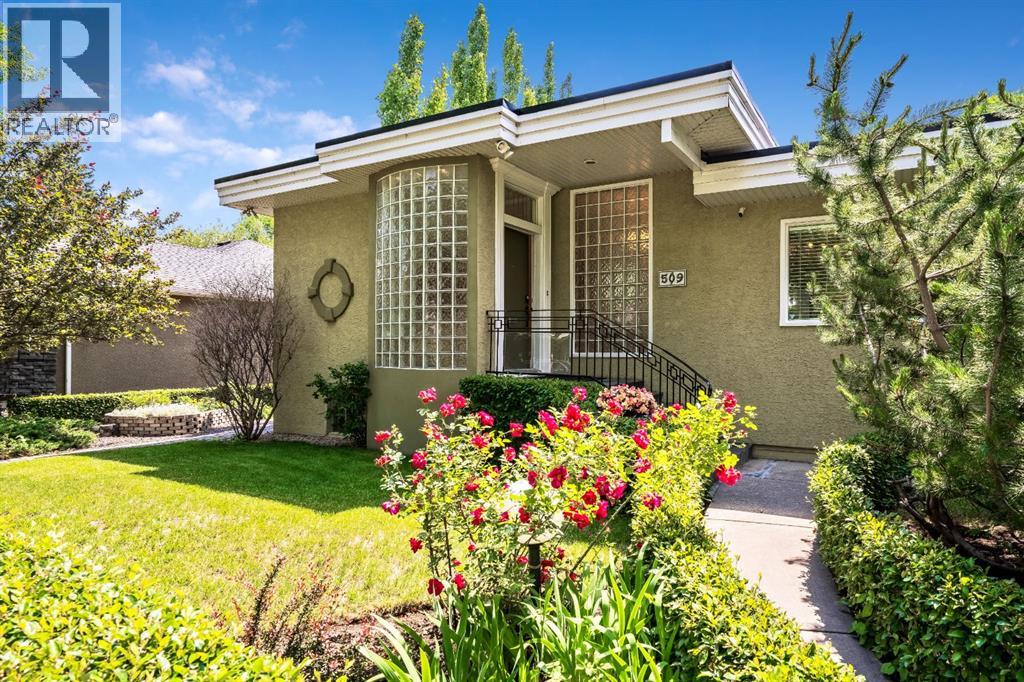 Single Family House Bungalow for Sale in   Avenue NE Renfrew Calgary 