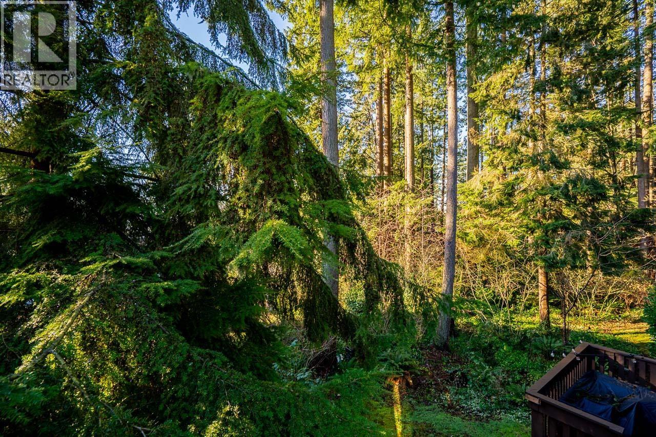 2076 PURCELL WAY, North Vancouver