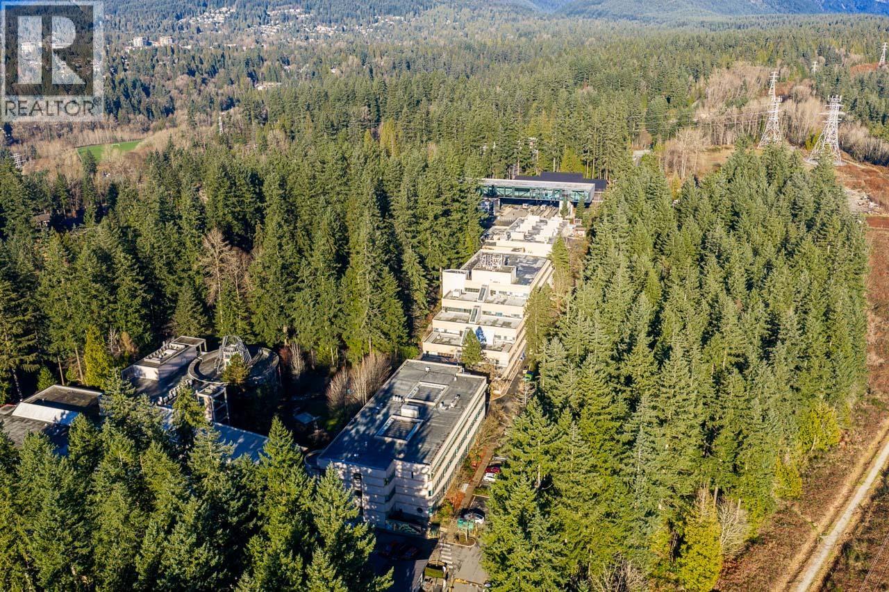 2076 PURCELL WAY, North Vancouver