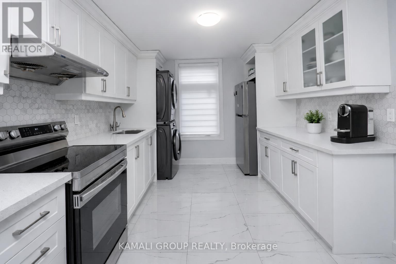 UNIT 2 - 449 KENILWORTH AVENUE N