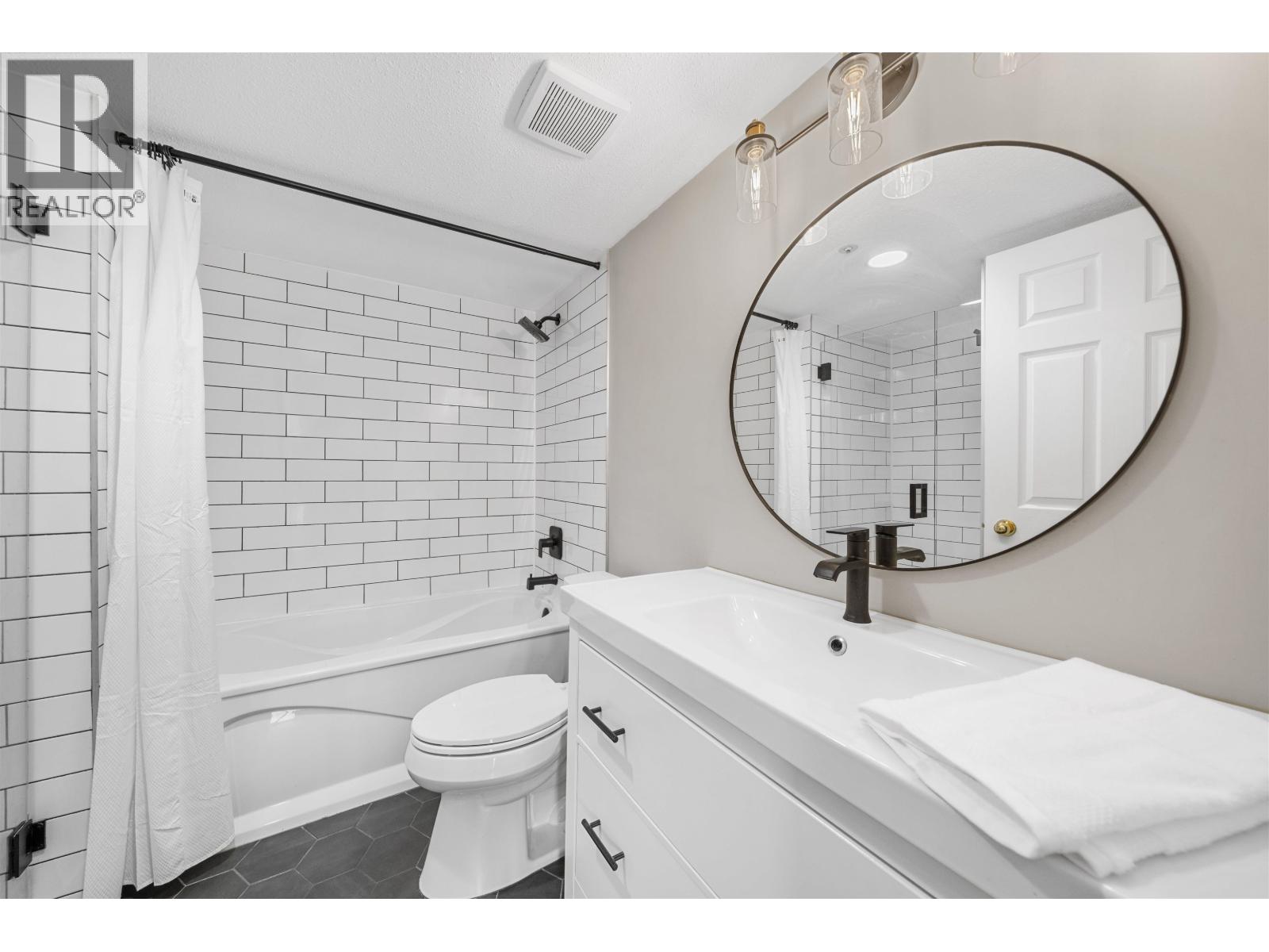 307 19131 FORD ROAD, Pitt Meadows