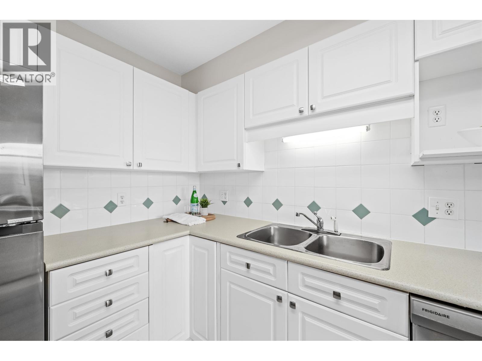 307 19131 FORD ROAD, Pitt Meadows