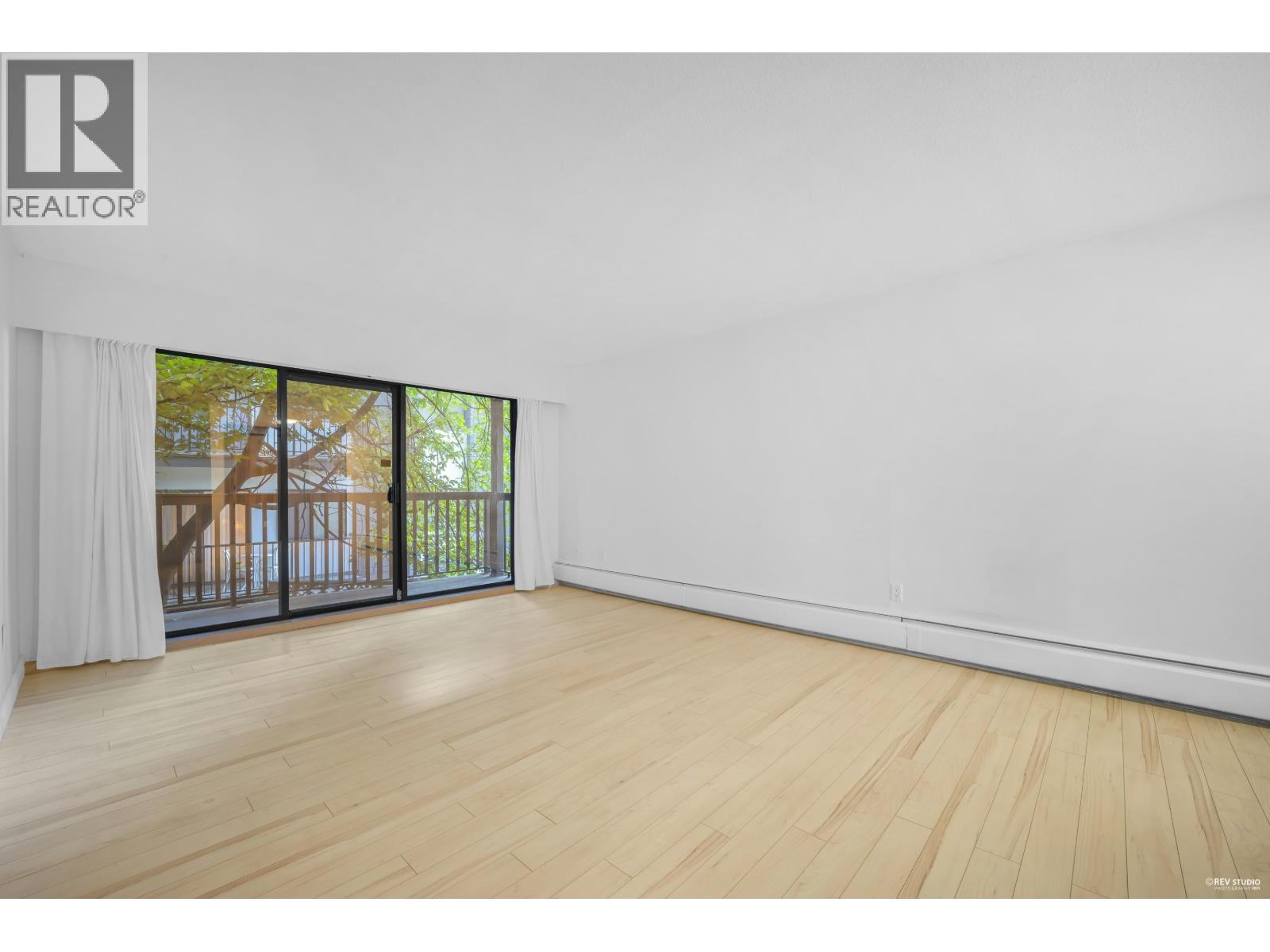 103 150 E 5TH STREET, North Vancouver