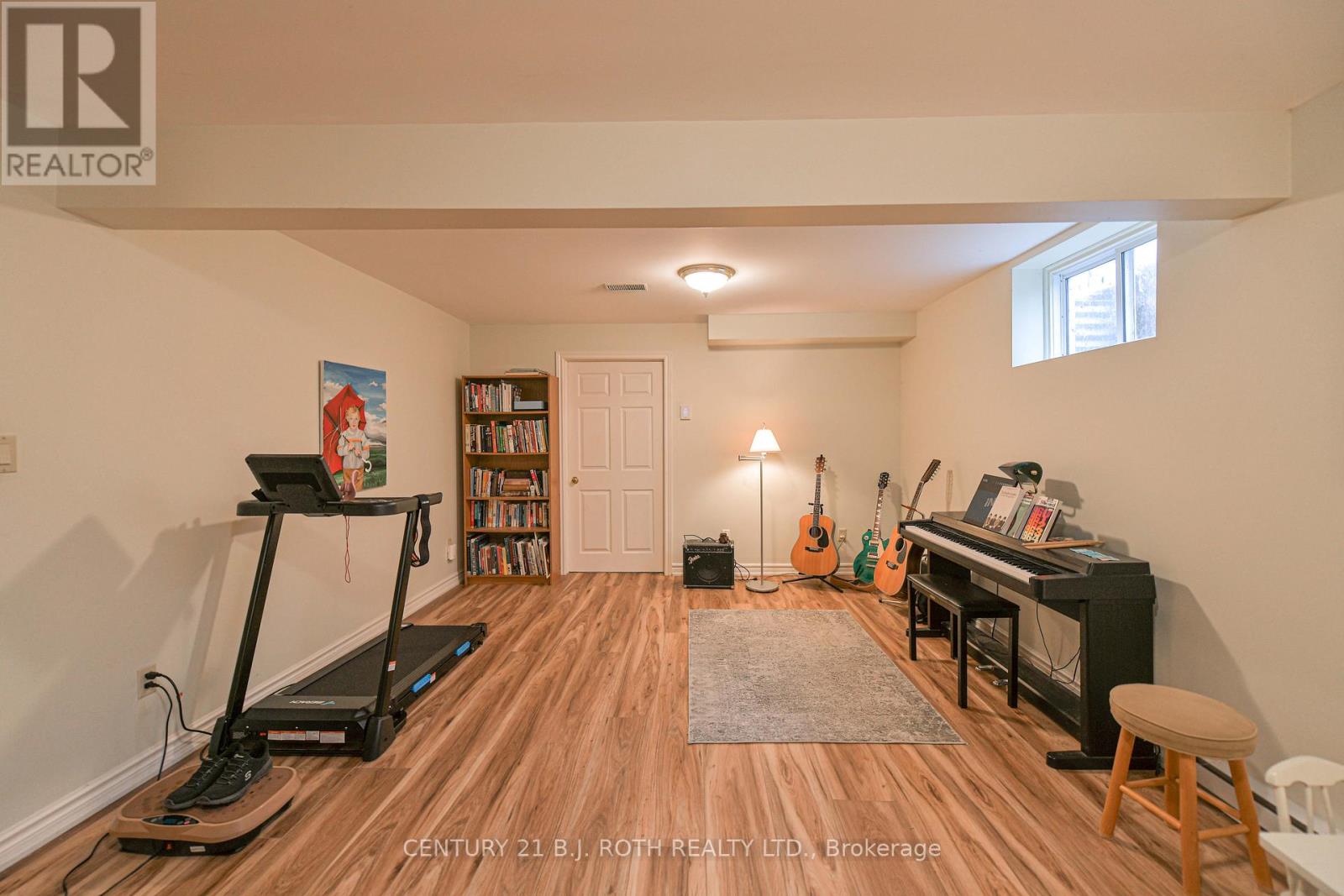 698 BROADVIEW AVENUE - 36