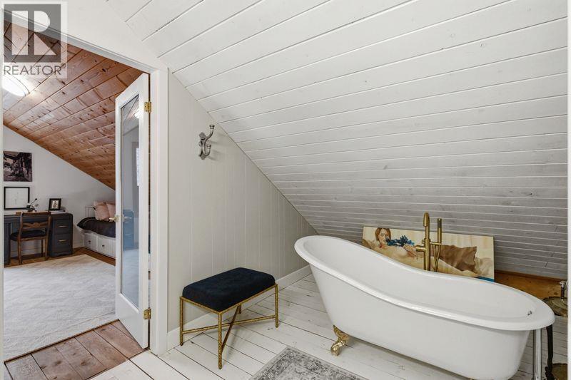 3350 LIKELY ROAD - 23