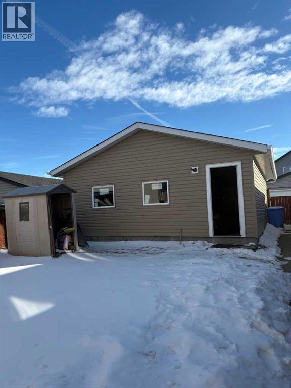Single Family House for Sale in  Saddlebrook Link NE Saddle Ridge Calgary 