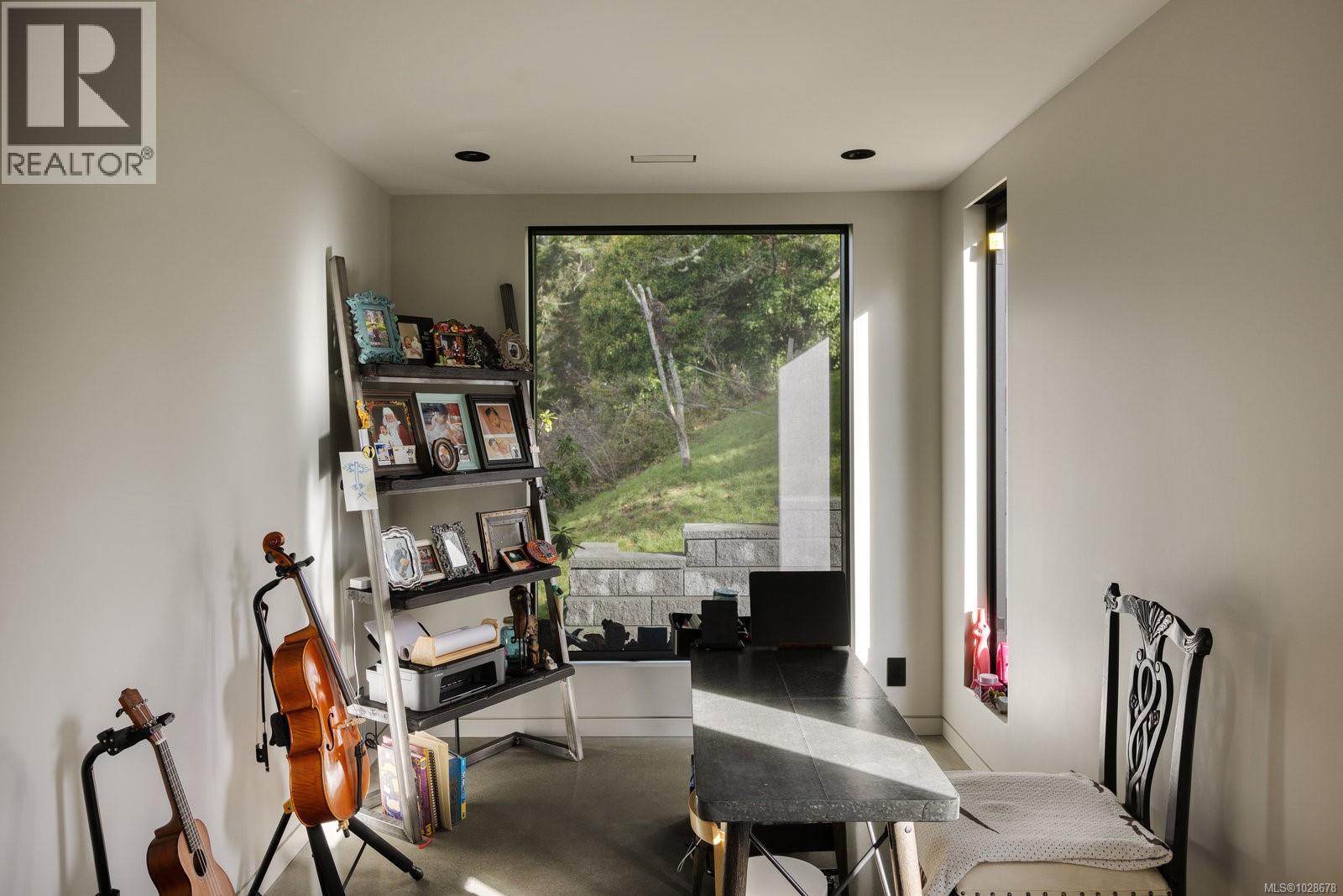 2701 SEA VIEW RD - 33