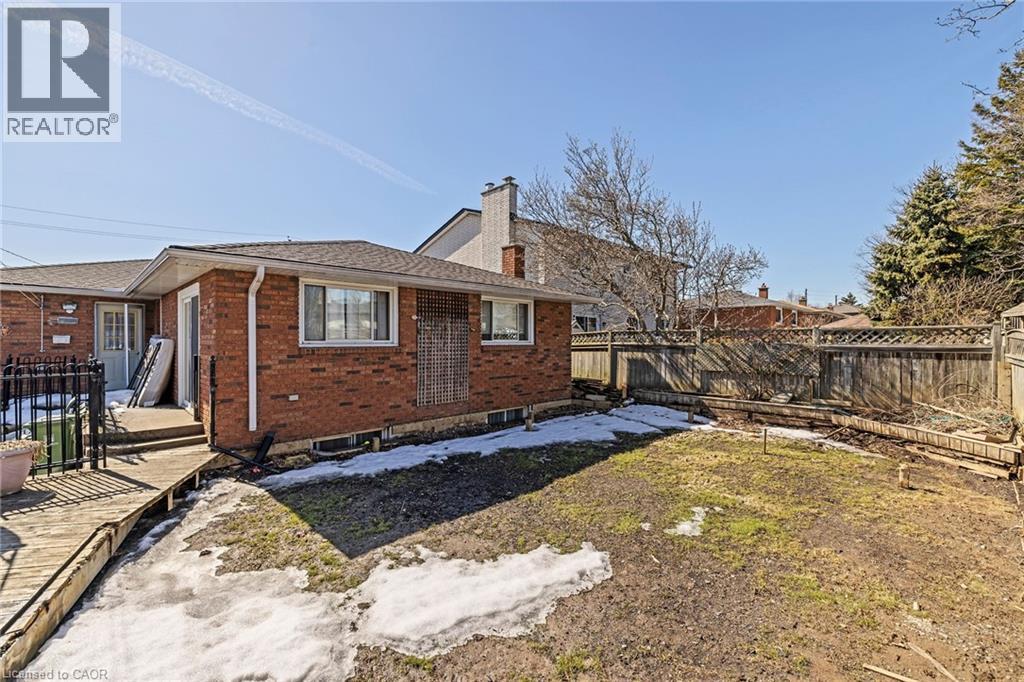 490 QUEEN VICTORIA DRIVE - 36