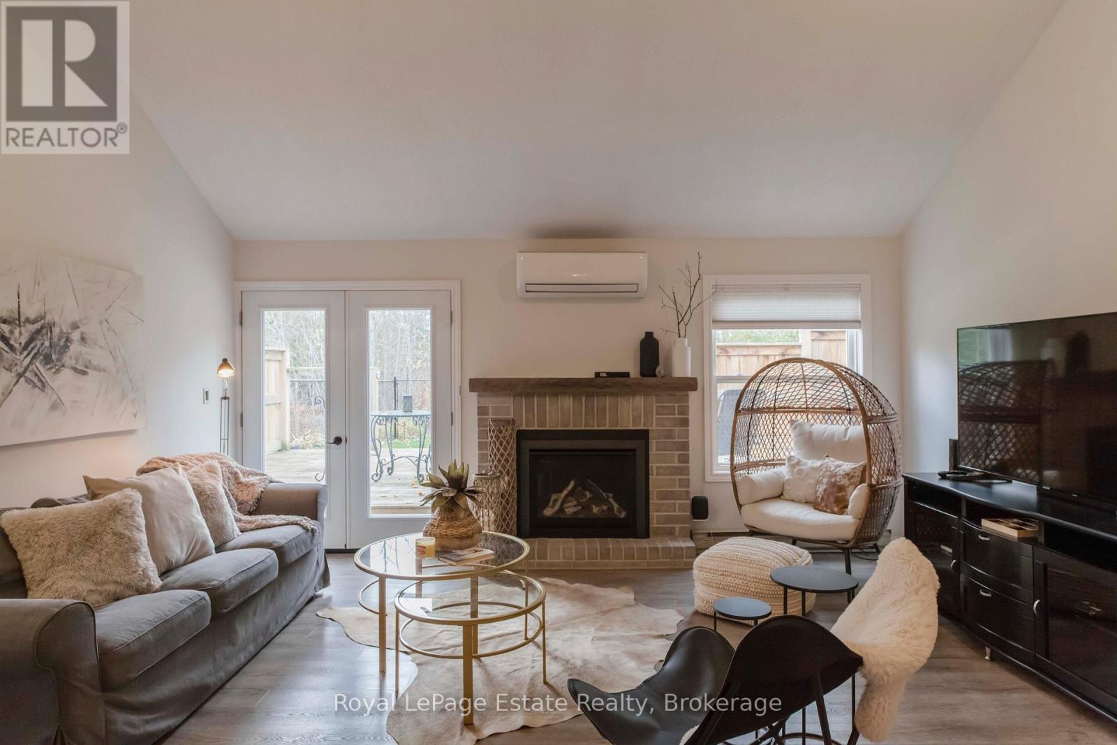 357 TYENDINAGA DRIVE - 16