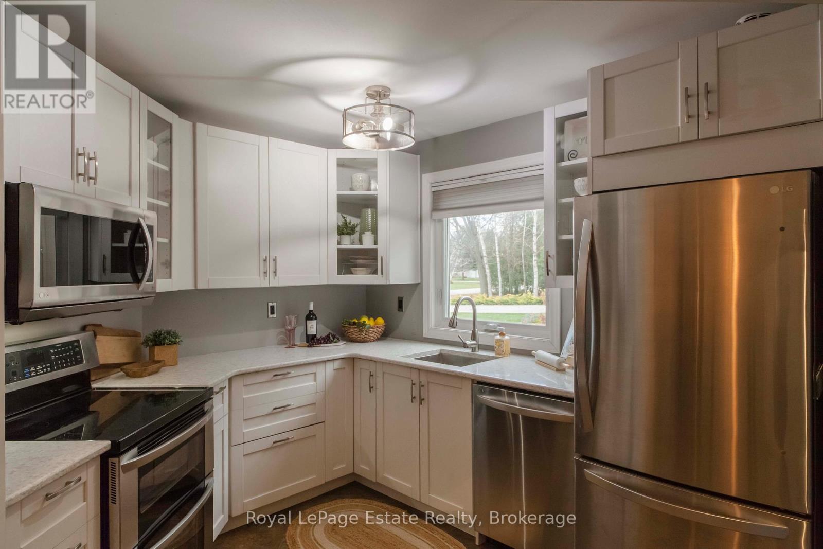 357 TYENDINAGA DRIVE - 22