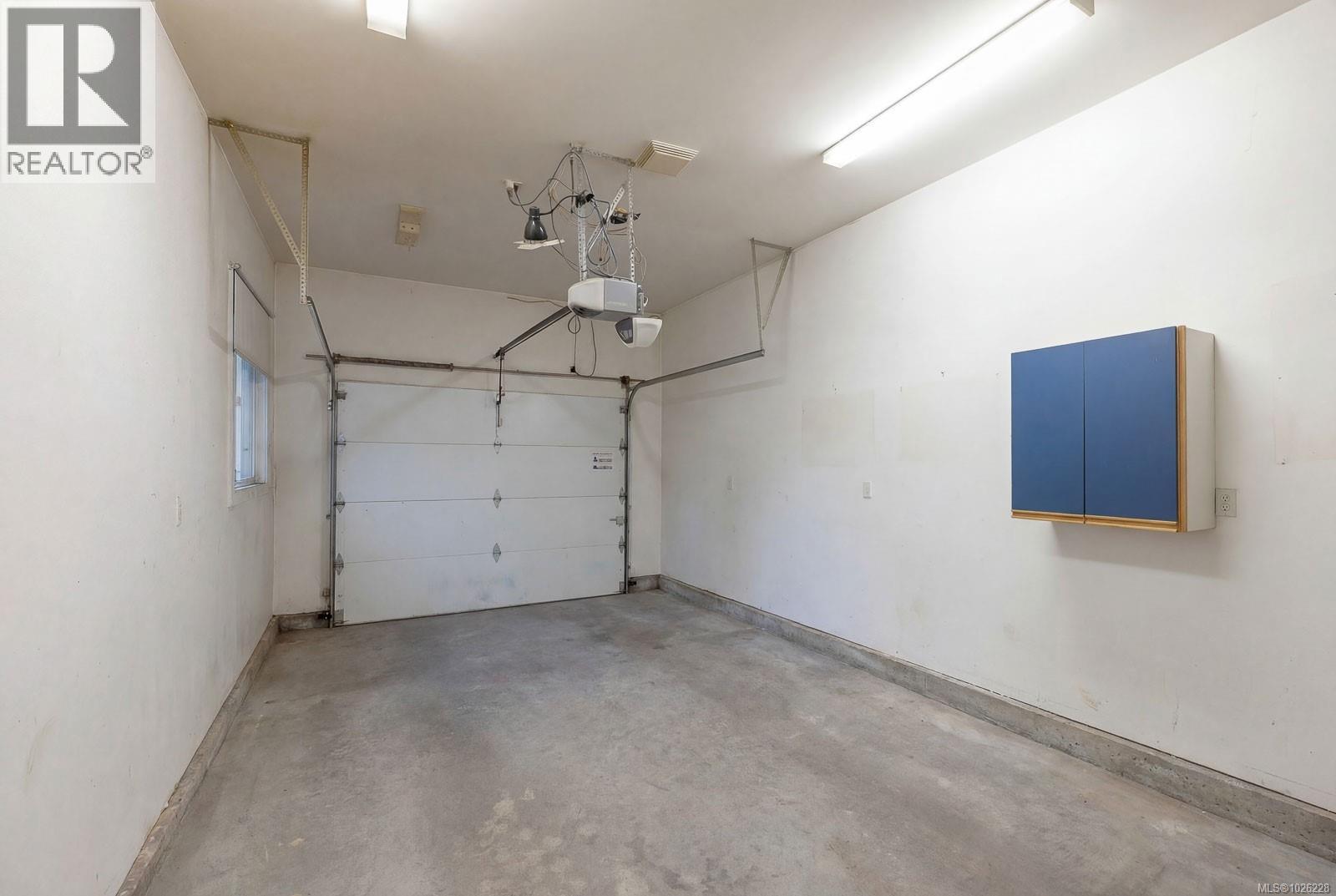 #2 3908 MARPOLE ST - 24