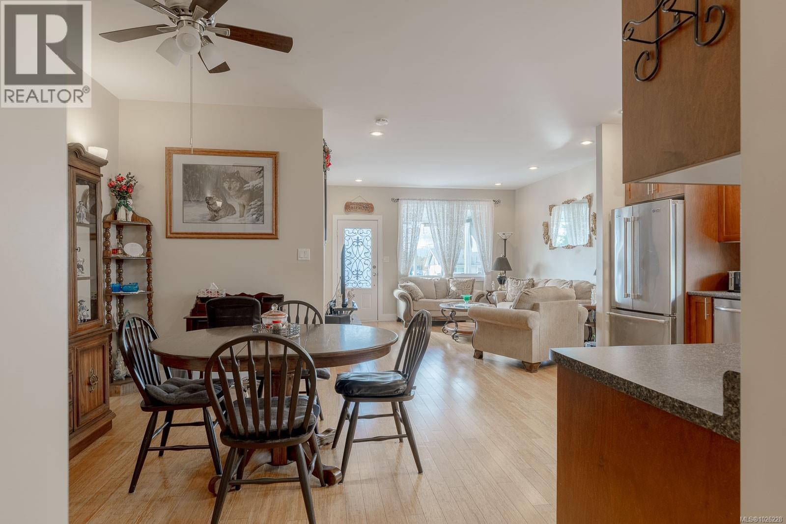 #2 3908 MARPOLE ST - 7