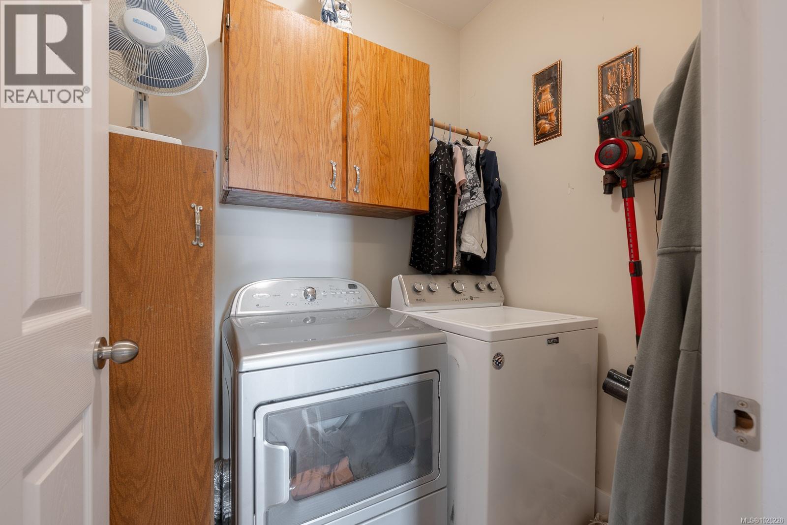 #2 3908 MARPOLE ST - 22