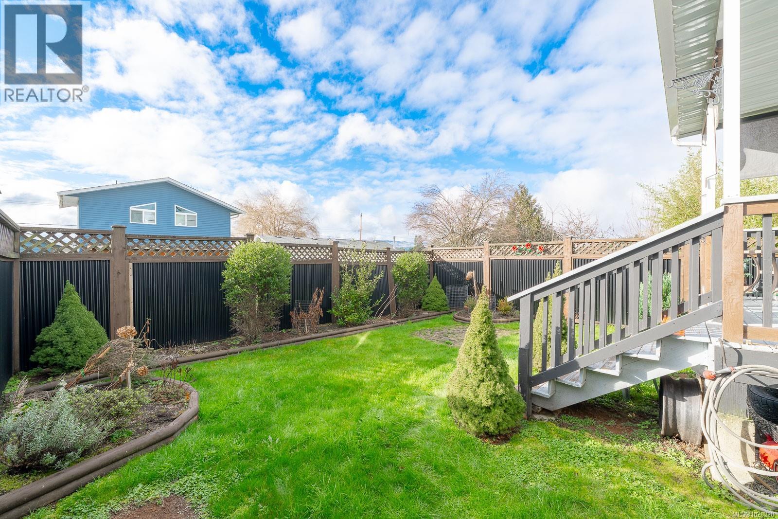 #2 3908 MARPOLE ST - 28