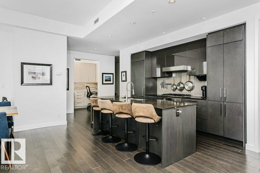 #4401 10360 102 ST NW, Edmonton