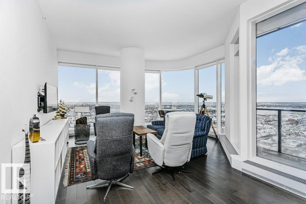 #4401 10360 102 ST NW - 18