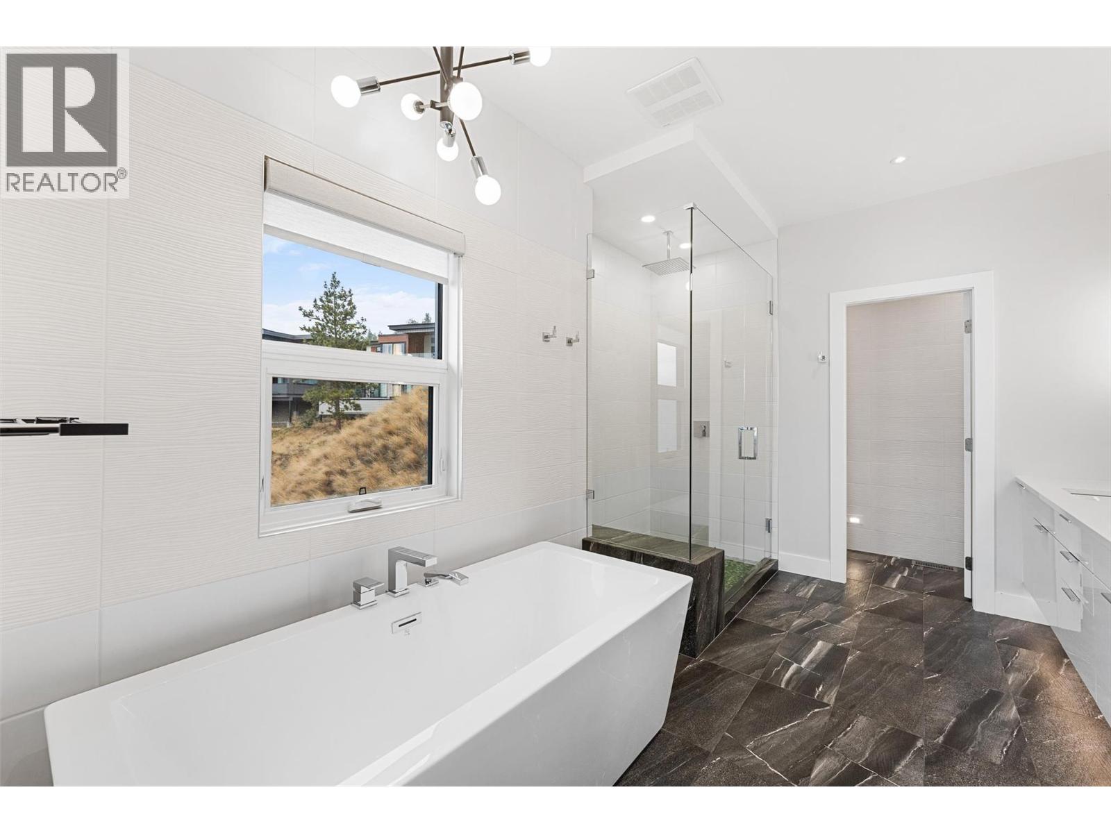  3596 Arrowroot Drive, Kelowna