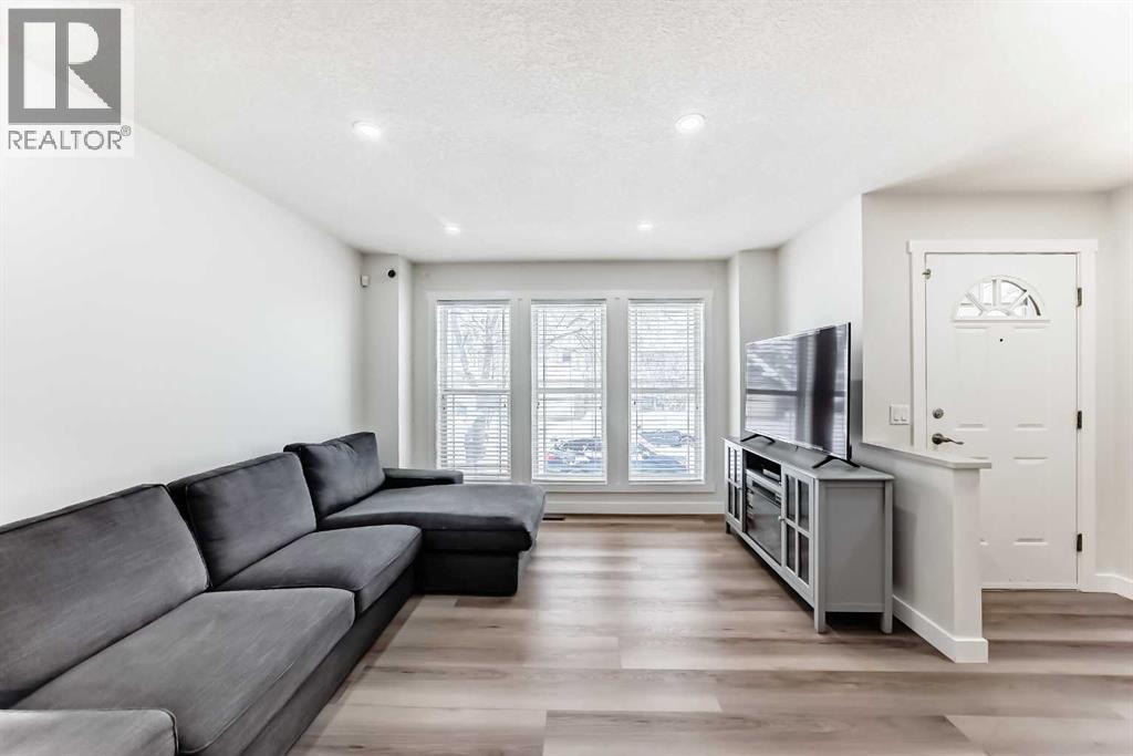 Single Family House for Sale in  Country Hills Heights Country Hills Calgary 