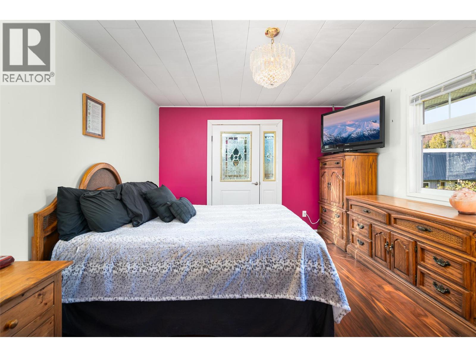 5145 ELSIE HOLMES Road, Wynndel