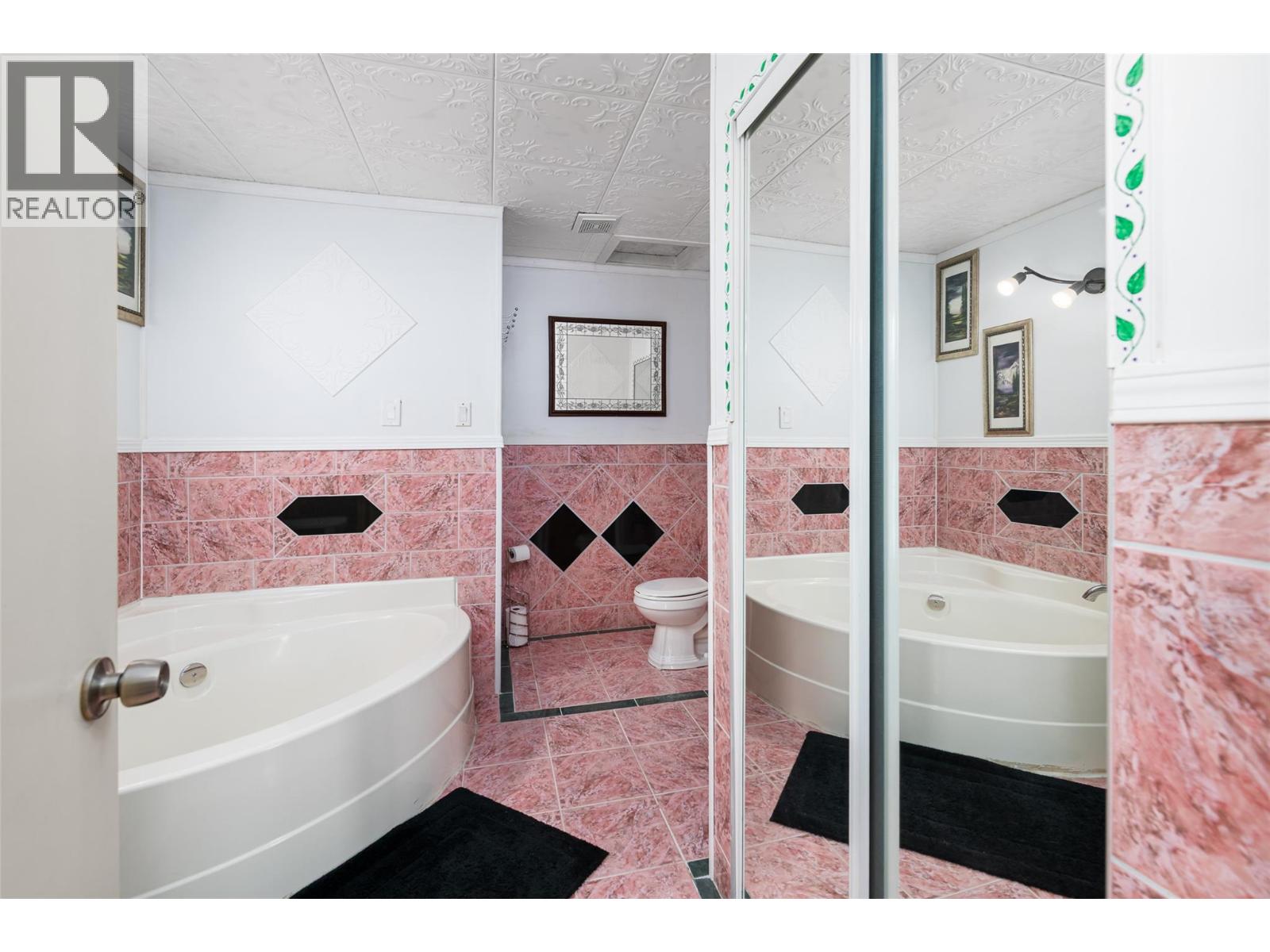 5145 ELSIE HOLMES Road, Wynndel