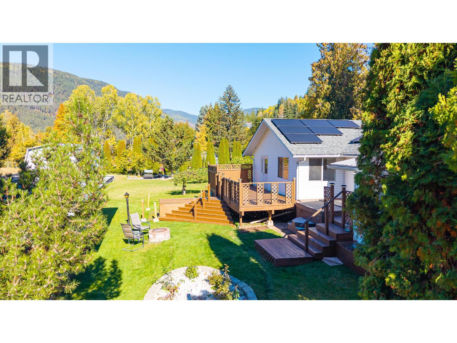 5145 ELSIE HOLMES Road, Wynndel