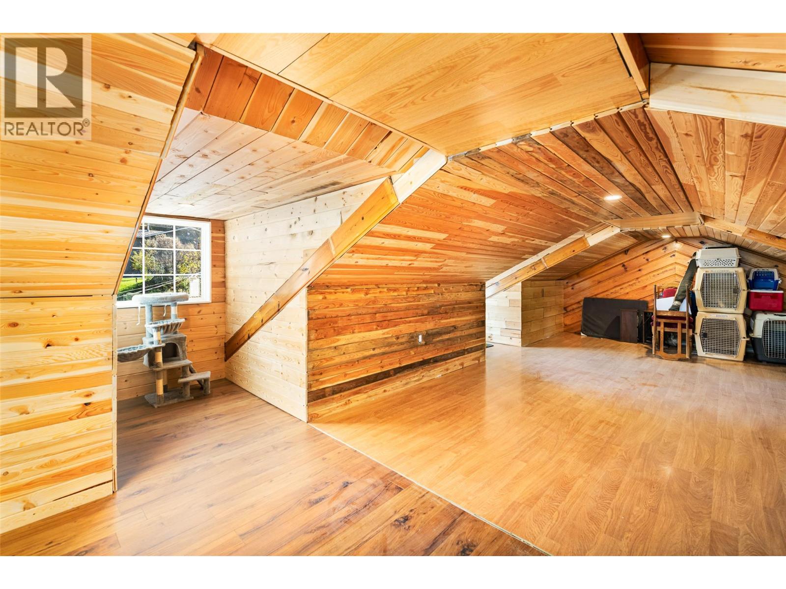 5145 ELSIE HOLMES Road, Wynndel